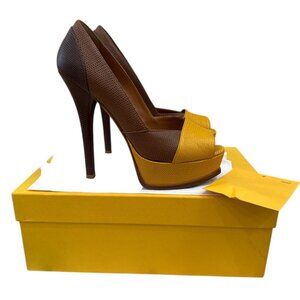 Fendi Peep-Toe, Color-blocked Platform Pumps, size EU 37